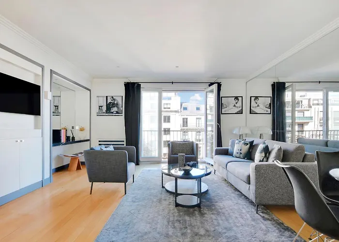 Pick A Flat's In Montaigne - Avenue Montaigne *