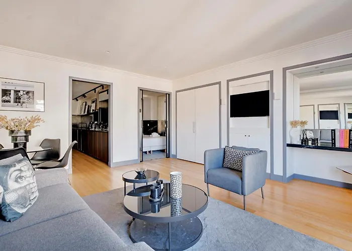 Pick A Flat's In Montaigne - Avenue Montaigne * باريس
