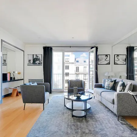 Pick A Flat's In Montaigne - Avenue Montaigne *